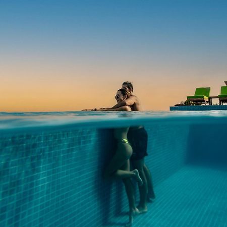 Triton Prestige Seaview And Spa Maafushi Exterior foto