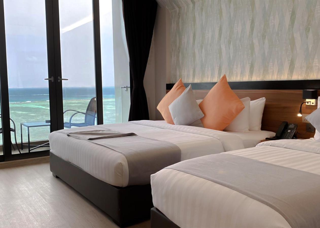 Triton Prestige Seaview And Spa Maafushi Exterior foto