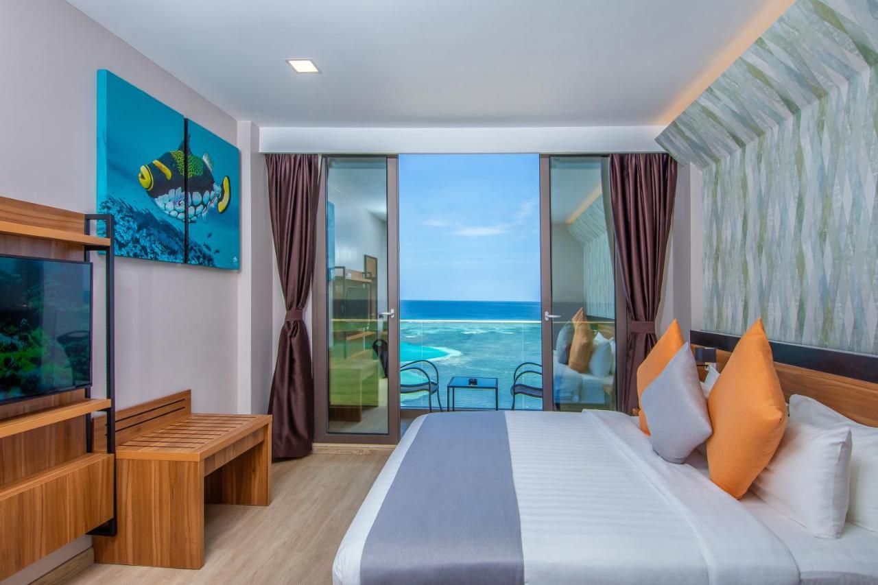 Triton Prestige Seaview And Spa Maafushi Exterior foto