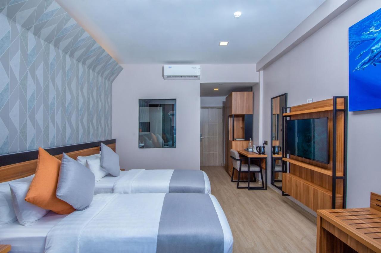Triton Prestige Seaview And Spa Maafushi Exterior foto